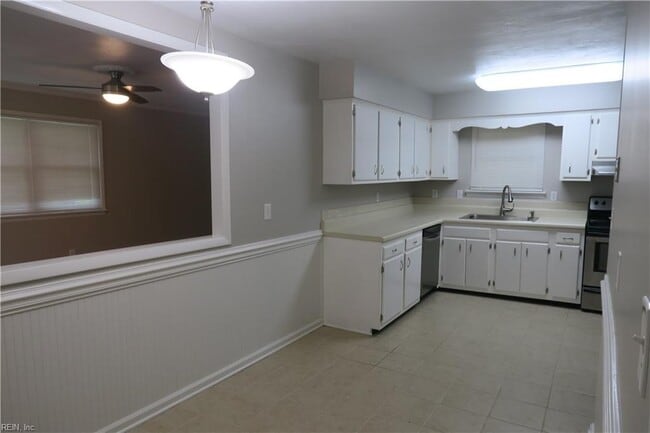 Building Photo - 517 Norman Ln