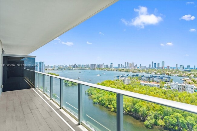 Building Photo - 16385 Biscayne Blvd