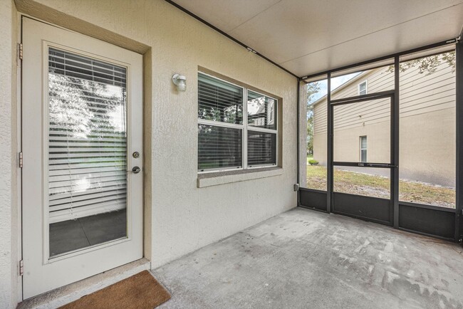 Building Photo - Spacious Water View 3/2.5/1 Winter Park To...