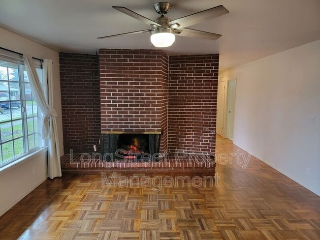 Building Photo - 5160 NE Willamette Ave