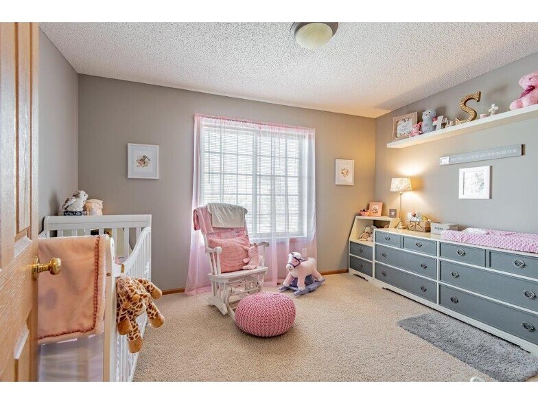 Building Photo - 7634 Lachman Ave NE