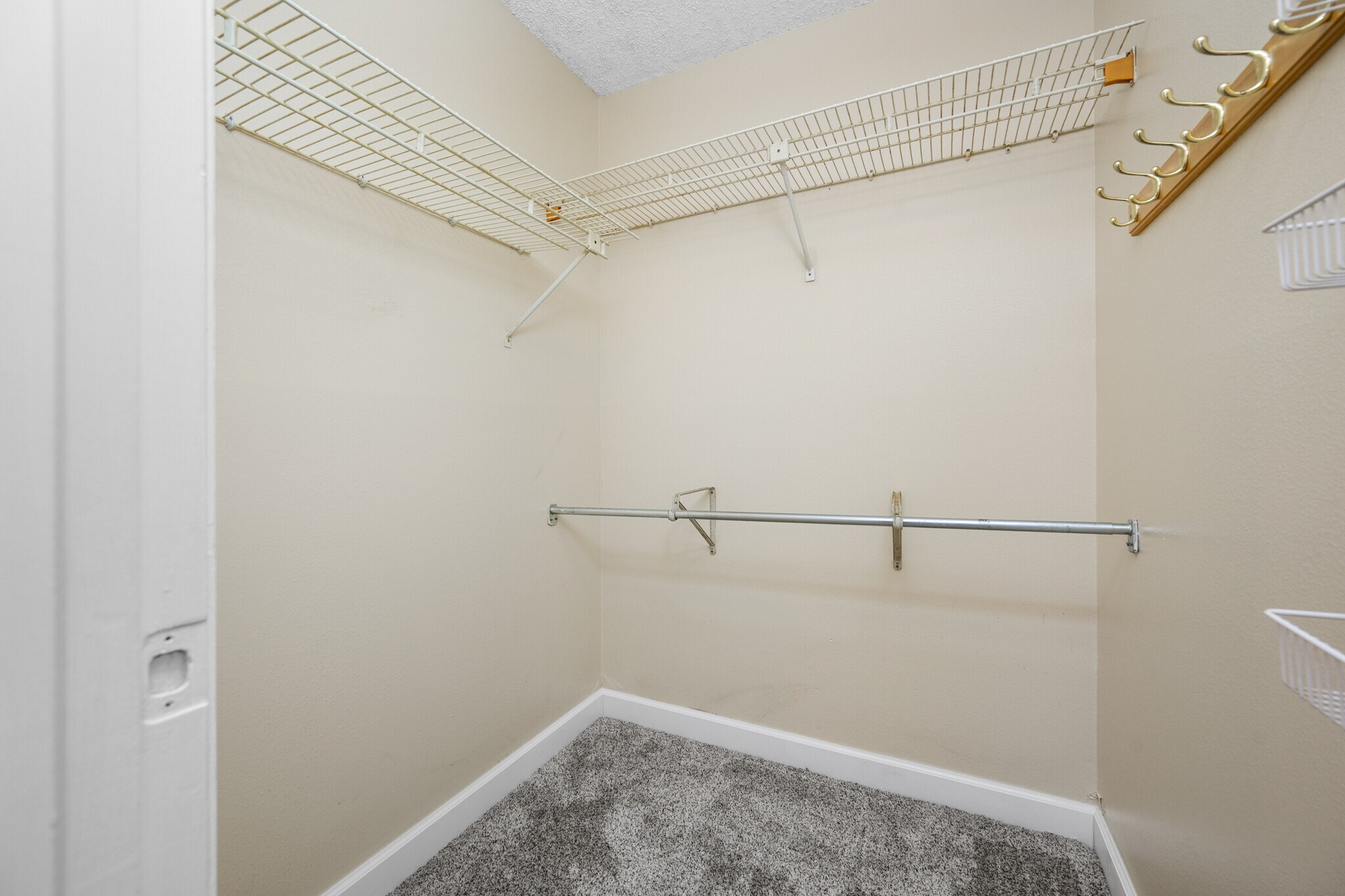 Building Photo - 3301 Crystal Ct E