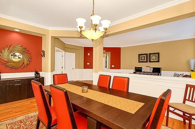 Building Photo - A Beautiful Picture Perfect Home with 4 Be...