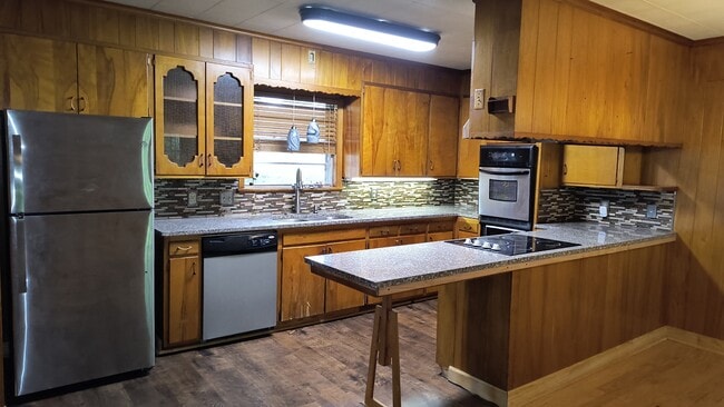 Building Photo - 107 Friendswood