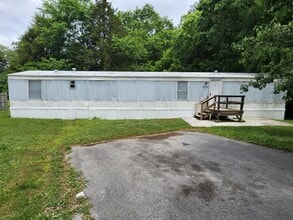 Building Photo - 9500 Hausmond Way