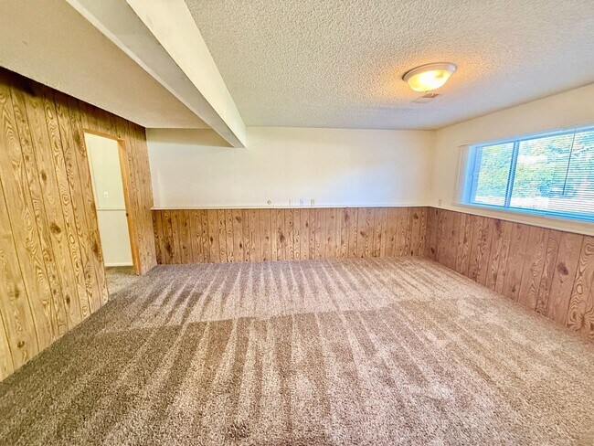 Building Photo - 2513 W Laurel St