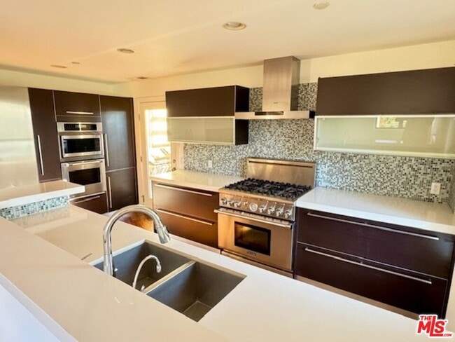 Building Photo - 6441 Bryn Mawr Dr