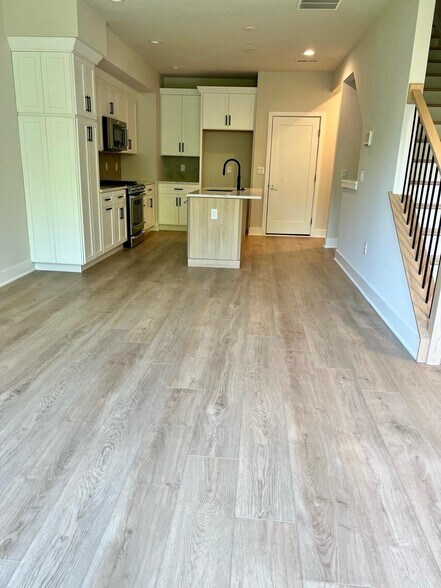 Open-concept main floor - 609 Brewster Aly
