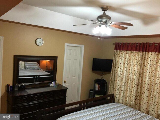 Building Photo - 22572 Maison Carree Square