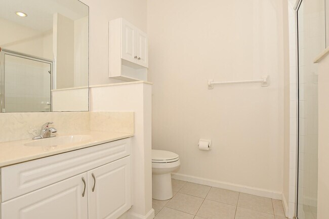 Building Photo - 649 NE Bent Paddle Ln