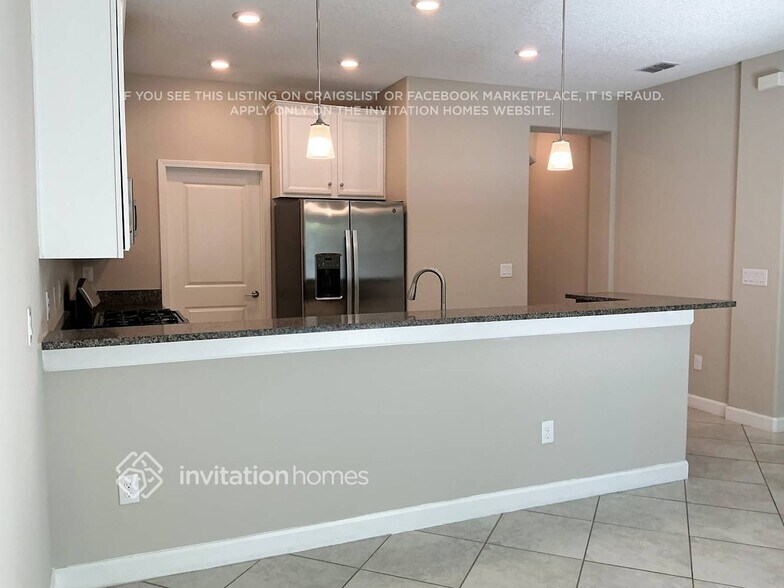 Building Photo - 2856 Coach Manors Way