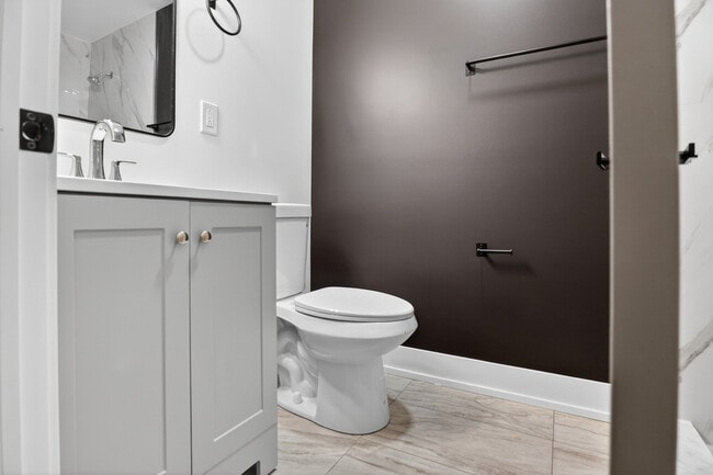 Building Photo - 4622 S Calumet Ave