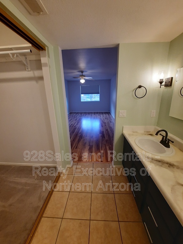 Building Photo - 1097 W Overland Pass Dr