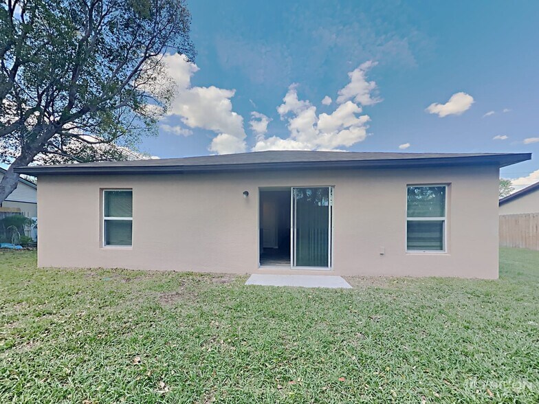 Building Photo - 9268 Gibralter St