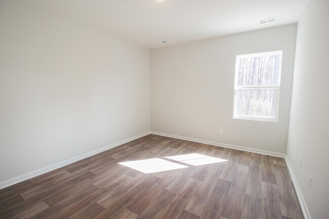 Building Photo - 1382 Speedway St