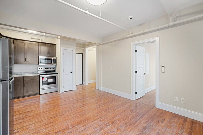 Building Photo - 702 20th St