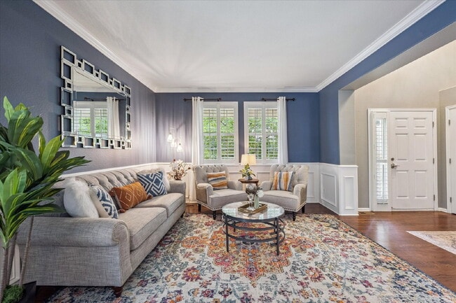 Building Photo - Golf-Course Retreat