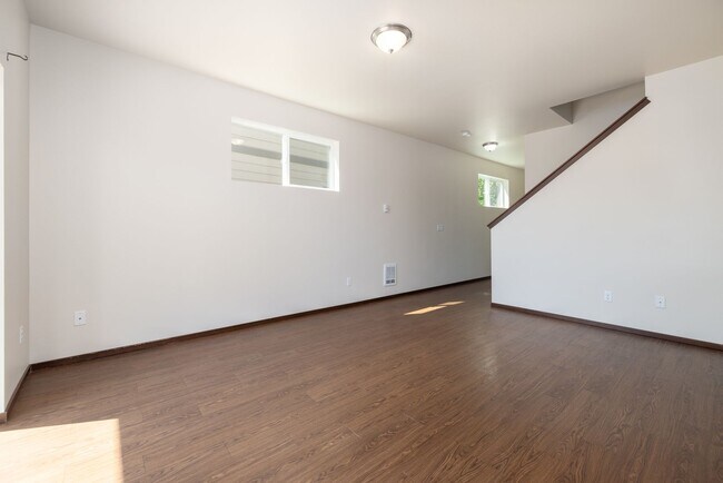 Building Photo - Gilkey 425,LLC#12
