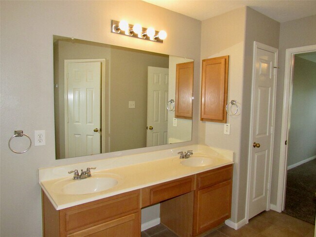 Building Photo - 21519 Ivory Gate Ln