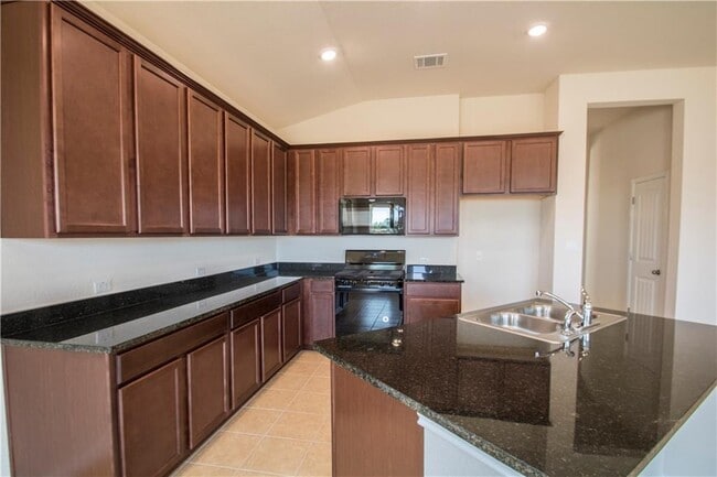 Building Photo - 1609 Desmond St