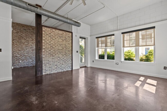 Building Photo - 2951 Baltic Ave