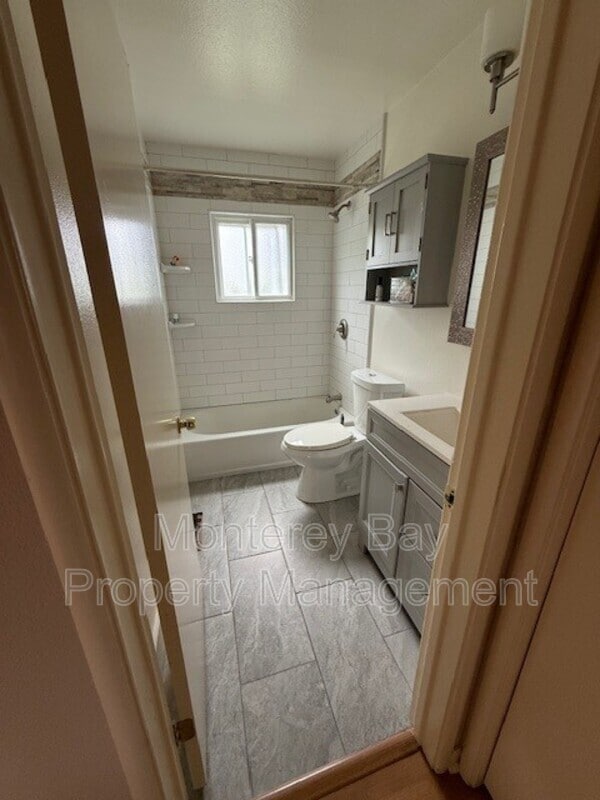 Building Photo - 22 Encina Ave