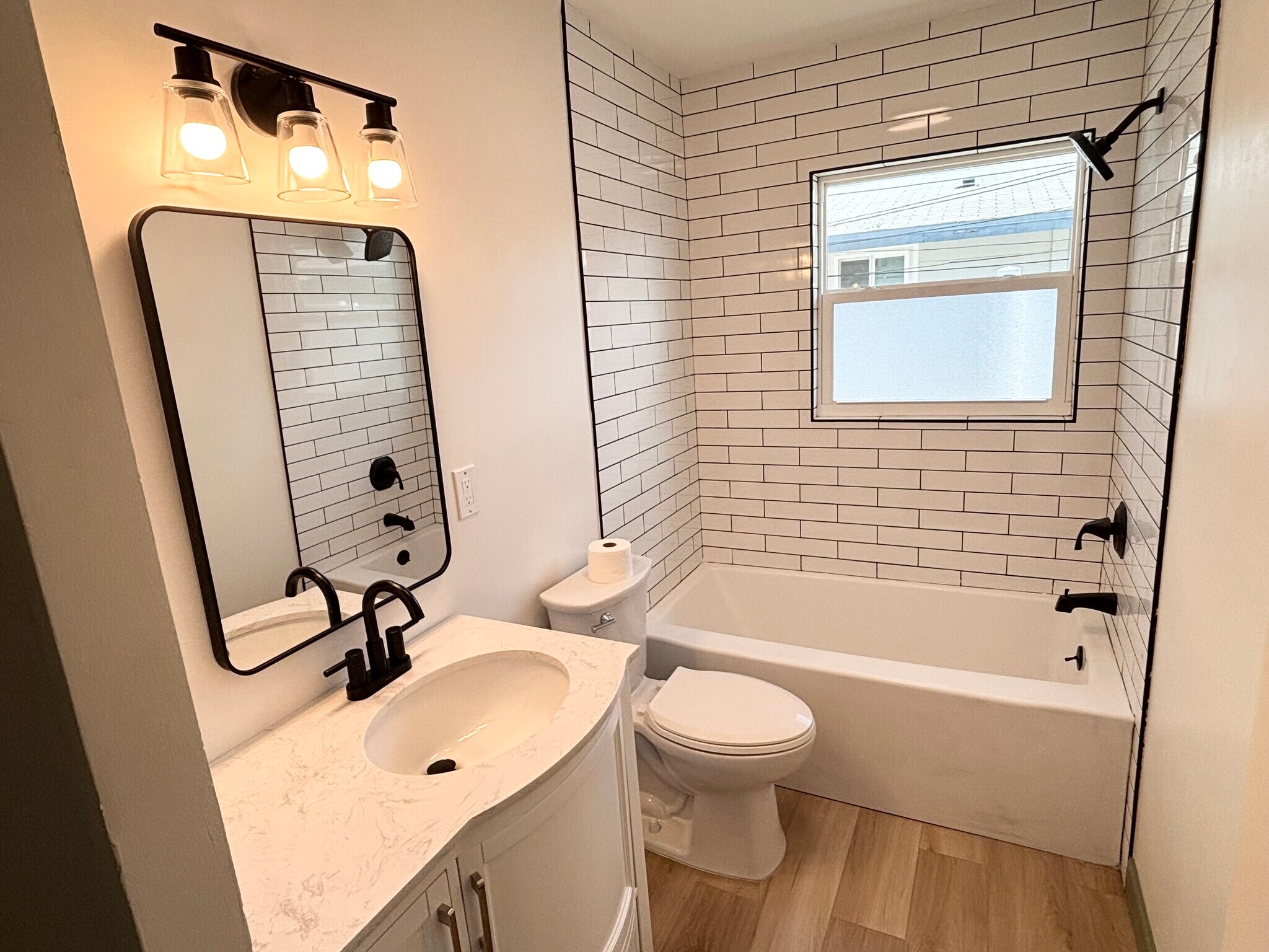 Building Photo - 510 91st Ave N