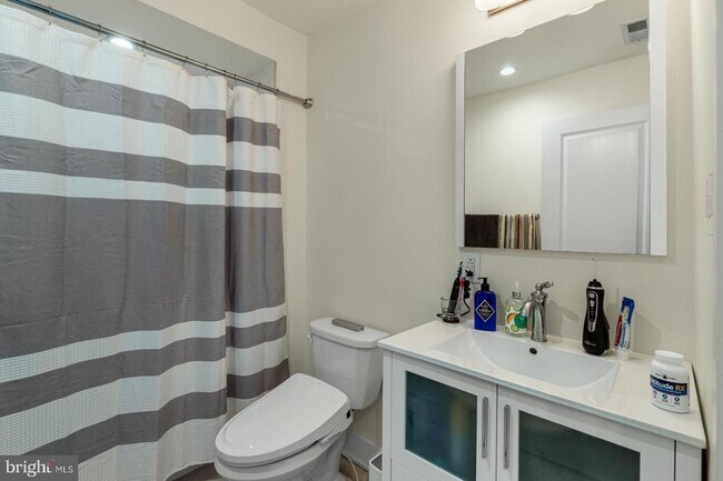 Building Photo - 834 N 19th St
