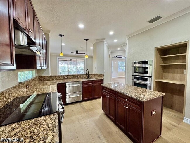 Building Photo - 11661 Plantation Preserve Cir S