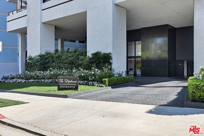 Building Photo - 10350 Wilshire Blvd