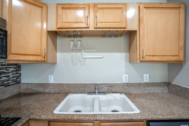 Building Photo - Maui Lani Terraces Studio, Great Mountain View!