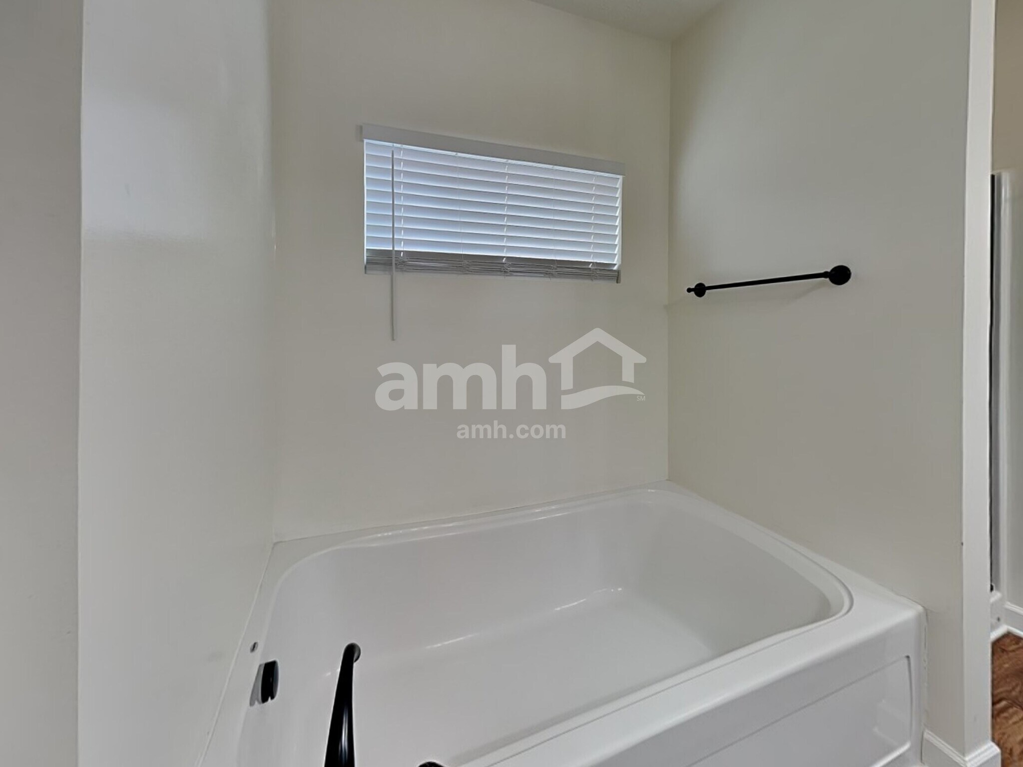 Building Photo - 6457 Sunnywood Dr