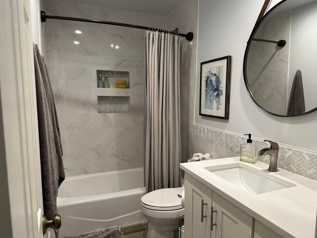 Building Photo - 917 SW 36th Terrace