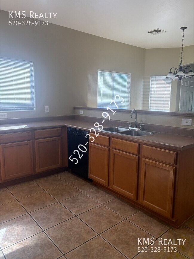 Building Photo - 3638 Drexel Manor Stra