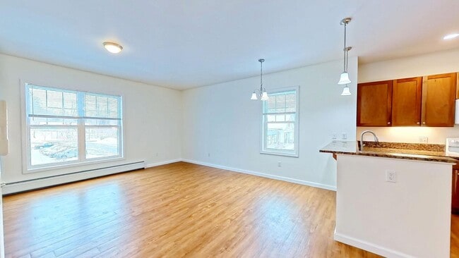 Building Photo - 2 bed, 1 bath apartment with washer and dryer included (65 Griffin Ln #202)