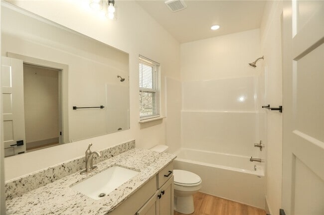 Building Photo - 655 N Genevieve Ave