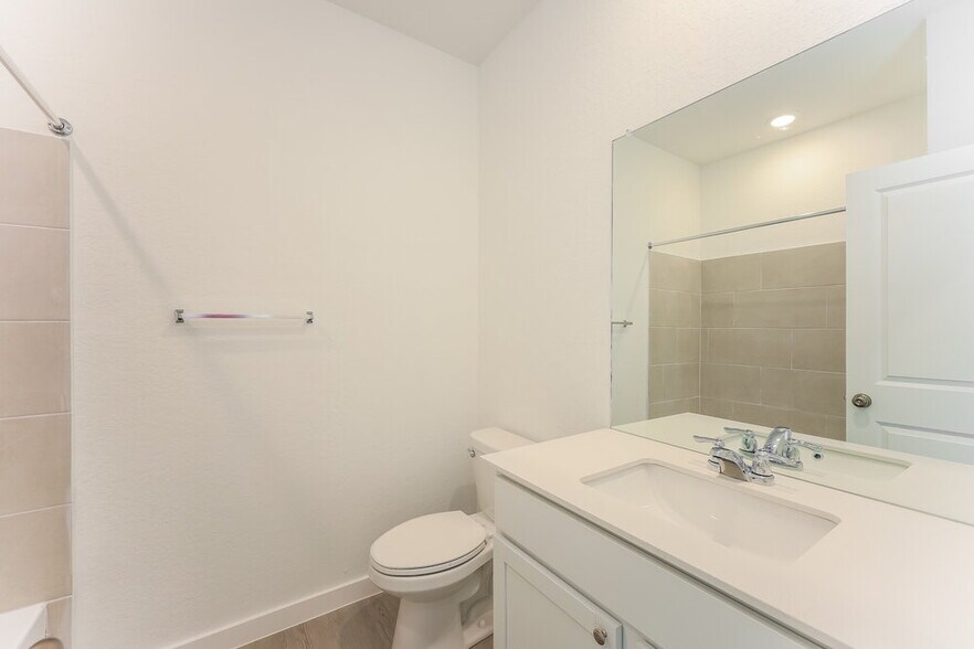Building Photo - 534 Kayden Ct