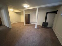 Building Photo - Available now - Downtown Eugene studio apartment