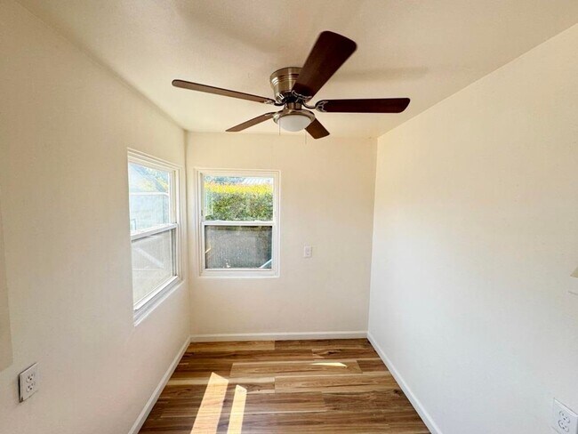 Building Photo - 215-219 Church Ave