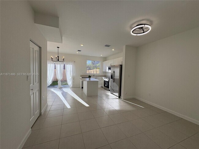 Building Photo - 27700 SW 156th Ave