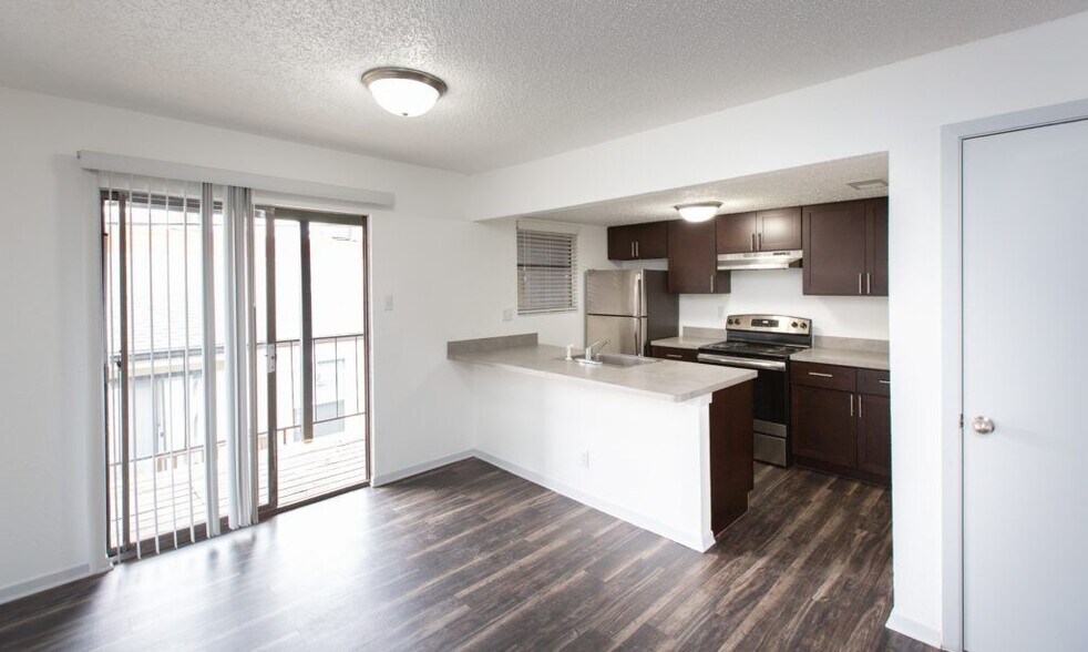 Building Photo - 8033 Gessner Dr