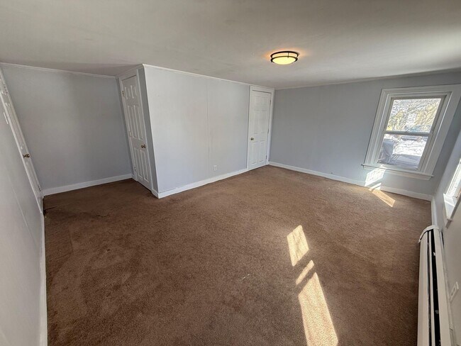 Building Photo - 66 Main St