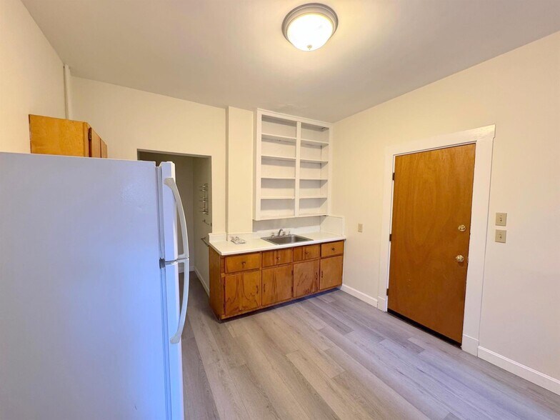 Building Photo - 250 Beacon St