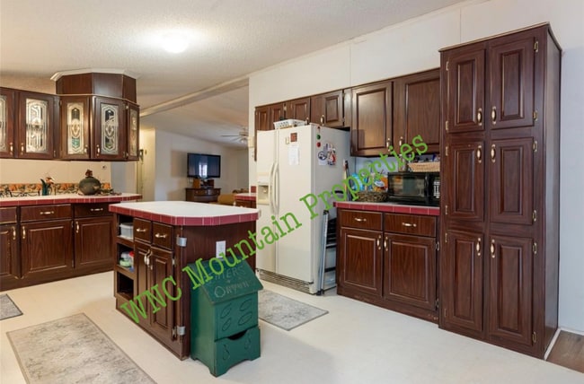 Building Photo - 52 Clear View Run Dr