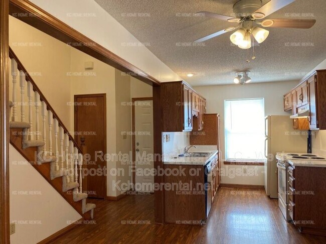 Building Photo - 8002 NW 79th Pl