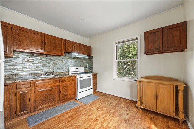 Building Photo - 407 N MacQuesten Pkwy