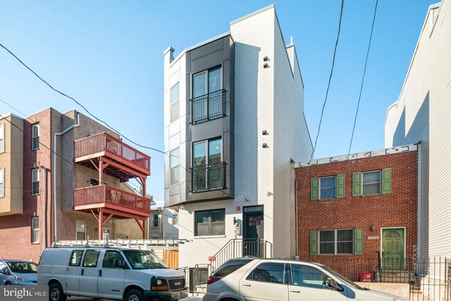 Building Photo - 1633 Swain St