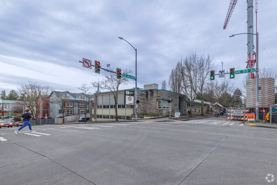 Building Photo - 5000 12th Ave NE