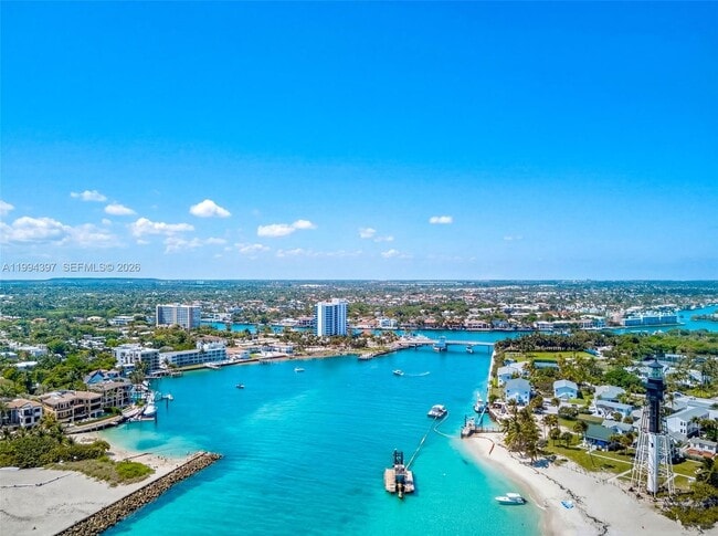 Building Photo - 2508 Bay Dr