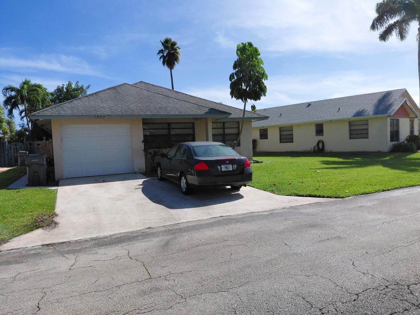 Building Photo - 1322 Pines Ln